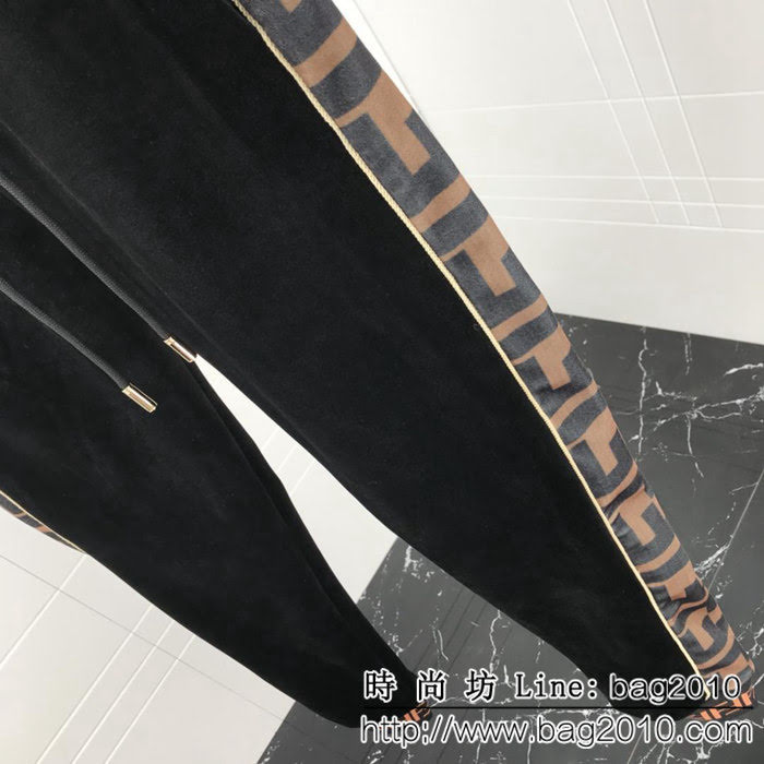 FENDI芬迪 18秋冬最新款 加厚加絨 男款絲絨套裝  ydi2253